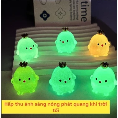 Gà Mini Đội Vương Miện Dạ Quang Phát Sáng Khi Gặp Tối -Trang Trí Tiểu Cảnh Bàn Làm Việc Văn Phòng 4 Gà Mini Đội Vương Miện Dạ Quang Phát Sáng Khi Gặp Tối -Trang Trí Tiểu Cảnh Bàn Làm Việc Văn Phòng 4