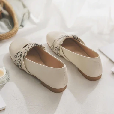 Giày Đế Bằng Nữ FOXER MaryJane Mũi Tròn Mềm Thoải Mái Công Sở Du Lịch Giá Chỉ 680.400đ