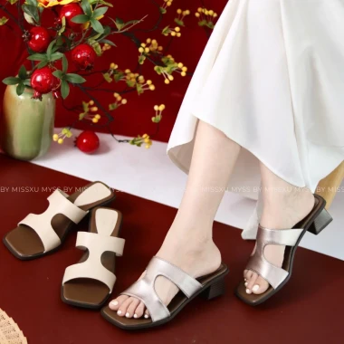 Giày Guốc Nữ 2 Quai Ngang Khoét Oval 5cm Cao Cấp Giá Rẻ Chỉ 446250 VND - SU244 2 Giày Guốc Nữ 2 Quai Ngang Khoét Oval 5cm Cao Cấp Giá Rẻ Chỉ 446250 VND - SU244 2