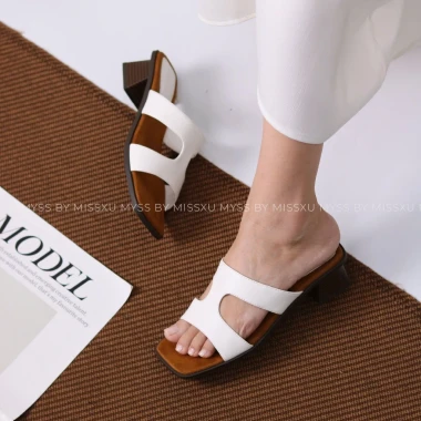 Giày Guốc Nữ 2 Quai Ngang Khoét Oval 5cm Cao Cấp Giá Rẻ Chỉ 446250 VND - SU244 8 Giày Guốc Nữ 2 Quai Ngang Khoét Oval 5cm Cao Cấp Giá Rẻ Chỉ 446250 VND - SU244 8