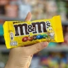 Hộp 24 gói Socola M&M Mỹ nhân đậu phộng sữa – Vị ngọt béo, giá chỉ 299.000 5