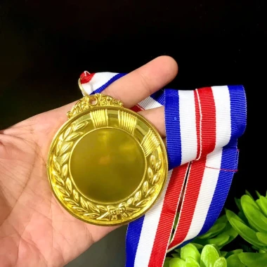 Huy Chương Vàng Cúp Bóng Đá Thể Thao Giá Rẻ - Cúp Lưu Niệm Bạc Pha Lê Chất Lượng Cao 6 Huy Chương Vàng Cúp Bóng Đá Thể Thao Giá Rẻ - Cúp Lưu Niệm Bạc Pha Lê Chất Lượng Cao 6