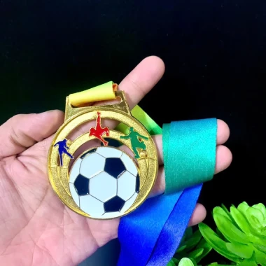 Huy Chương Vàng Cúp Bóng Đá Thể Thao Giá Rẻ - Cúp Lưu Niệm Bạc Pha Lê Chất Lượng Cao 42 Huy Chương Vàng Cúp Bóng Đá Thể Thao Giá Rẻ - Cúp Lưu Niệm Bạc Pha Lê Chất Lượng Cao 42