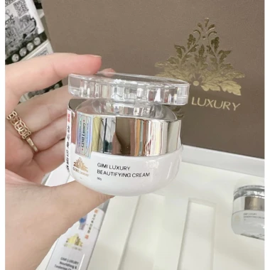 Kem Chống Nắng GiMi Luxury Hàn Quốc - Bảo Vệ Da Khỏi Tia UV, Nâng Tông Da Chỉ 60000đ 2 Kem Chống Nắng GiMi Luxury Hàn Quốc - Bảo Vệ Da Khỏi Tia UV, Nâng Tông Da Chỉ 60000đ 2