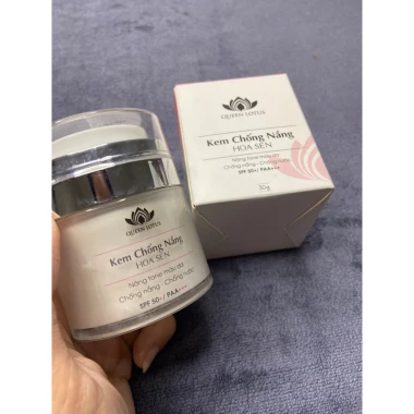 Kem chống nắng QUEEN LOTUS SPF 50++ nâng tone da chống nước giá 549k 7