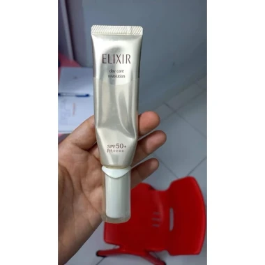 Kem dưỡng ngày và chống nắng Elixir 5