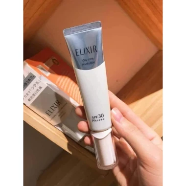 Kem dưỡng ngày và chống nắng Elixir 7
