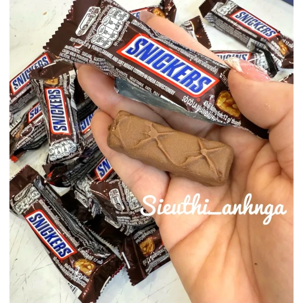 Snickers Nhân Bơ Đậu Phộng 12g: Đánh Giá Hương Vị và Cảm Giác Khi Ăn Nhiều Thanh