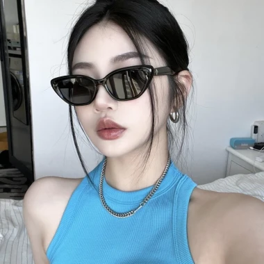 Kính Râm Thời Trang Nam Nữ Khuy Sao 4 Cánh - Kính Mát Chống Nắng Đi Biển Giá Rẻ 35.000đ