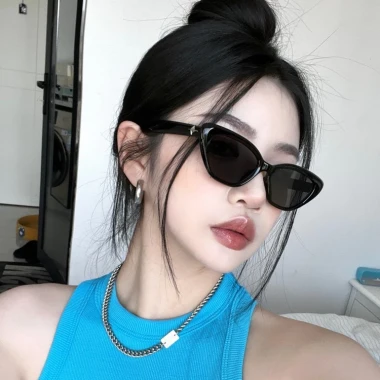 Kính Râm Thời Trang Nam Nữ Khuy Sao 4 Cánh - Kính Mát Chống Nắng Đi Biển Giá Rẻ 35.000đ 3 Kính Râm Thời Trang Nam Nữ Khuy Sao 4 Cánh - Kính Mát Chống Nắng Đi Biển Giá Rẻ 35.000đ 3