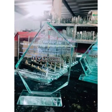 Kỷ Niệm Chương Thuỷ Tinh Pha Lê In Theo Yêu Cầu - Quà Lưu Niệm Độc Đáo Giá Rẻ 3 Kỷ Niệm Chương Thuỷ Tinh Pha Lê In Theo Yêu Cầu - Quà Lưu Niệm Độc Đáo Giá Rẻ 3