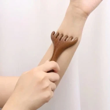 Lược Massage Gỗ Đàn Hương 6 Móng Giảm Stress, Mỏi Cổ Vai Gáy, Giá Cực Sốc Chỉ 29.601₫ 5 Lược Massage Gỗ Đàn Hương 6 Móng Giảm Stress, Mỏi Cổ Vai Gáy, Giá Cực Sốc Chỉ 29.601₫ 5