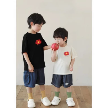 [M01] [Hoả tốc] Áo cờ đỏ sao vàng Việt Nam, áo thun yêu nước cho bé và gia đình Vegas.studio bản đặc biệt áo trắng cotto 7