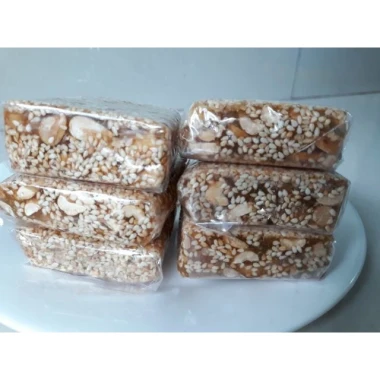 Mè xửng dẻo Thiên Hương Huế 300g - Đặc sản giòn ngon giảm giá chỉ 30k 4 Mè xửng dẻo Thiên Hương Huế 300g - Đặc sản giòn ngon giảm giá chỉ 30k 4