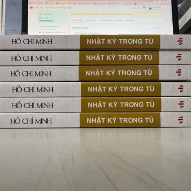 Nhật Ký Trong Tù - Hồ Chí Minh Giá Cực Sốc 68000đ - Giảm 19040đ , Sách Chính Phủ 4