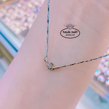 Phụ Kiện Kiềng Cổ K07M036 Dẻo 1li Mặt Trụ 3 Hột CZ Bạc Ý Sang Trọng Giá 650k 4 Phụ Kiện Kiềng Cổ K07M036 Dẻo 1li Mặt Trụ 3 Hột CZ Bạc Ý Sang Trọng Giá 650k 4