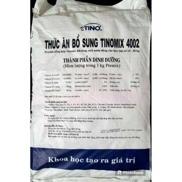 Cách pha và sử dụng Premix TINOMIX 4% cho gà và heo một cách hiệu quả