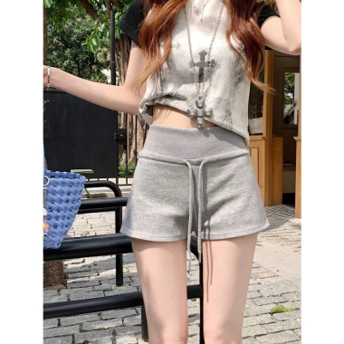 Quần short nữ basic nỉ cạp cao ôm eo đa màu Okélla - Giá sale 89.000đ
