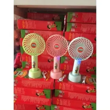 Quạt Kun Cầm Tay Sạc Mini - Giá Shock 40k - Tặng Kèm Sữa Kun 3 Quạt Kun Cầm Tay Sạc Mini - Giá Shock 40k - Tặng Kèm Sữa Kun 3