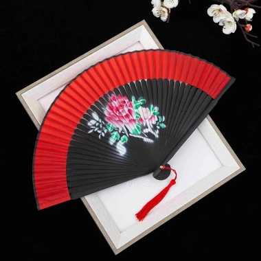 Quạt Xếp Cầm Tay Hoa Cổ Trang Trung Quốc Tết - Giá Rẻ 175k 11 Quạt Xếp Cầm Tay Hoa Cổ Trang Trung Quốc Tết - Giá Rẻ 175k 11