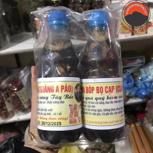 Hình ảnh sản phẩm Rượu thuốc xoa bóp bọ cạp Sapa gia truyền của ông Giàng A Páo, Dầu xoa bóp dùng cho đau nhức xương khớp, đau lưng