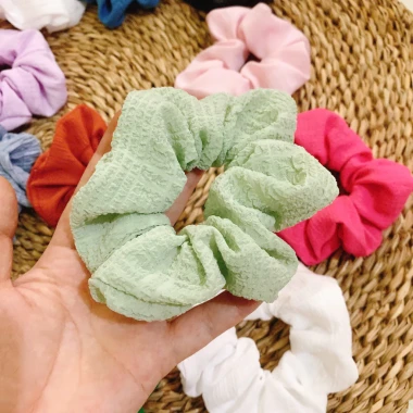 Scrunchies Hàn Quốc Ullzang Cột Tóc Vải Giá 12k - Phong Cách Mùa Hè 20 Scrunchies Hàn Quốc Ullzang Cột Tóc Vải Giá 12k - Phong Cách Mùa Hè 20
