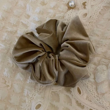 Scrunchies Nhung Hàn Quốc Chun Tóc Tiểu Thư Giá Rẻ Chỉ 37050đ - Chun Buộc Tóc Cao Cấp 5 Scrunchies Nhung Hàn Quốc Chun Tóc Tiểu Thư Giá Rẻ Chỉ 37050đ - Chun Buộc Tóc Cao Cấp 5