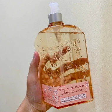 Sữa tắm L'Occitane hương Anh Đào & Hạnh Nhân – Giá giảm 600.000, không gây khô da