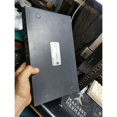 Switch 16 Cổng Gigabit TP-LINK TL-SG1016D Giá Rẻ Chỉ 680k - Cũ Còn Tốt 3 Switch 16 Cổng Gigabit TP-LINK TL-SG1016D Giá Rẻ Chỉ 680k - Cũ Còn Tốt 3