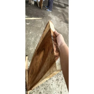Tấm Gỗ Me Tây 100cm x 10-30cm x 2-2.4cm Sơn 1 Mặt Giá Rẻ 60k Thay 75.6k 10