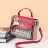 Túi da nữ du lịch cute giá rẻ - Túi đeo sticker gấu chỉ 56000đ giảm từ 71680đ 3