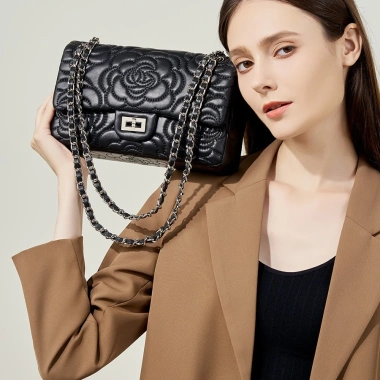 Túi Xách Nữ Da Bò Cao Cấp Ladysam - Túi Đeo Chéo Đeo Vai Nữ Vân Hoa Dập Nổi Size 25 Cho Nàng Đi Tiệc Đi Chơi