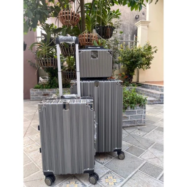 Vali Khung Nhôm Khóa Sập Mã 2993 - Giá Rẻ 360k, Tích Hợp Để Ly Nước 5 Vali Khung Nhôm Khóa Sập Mã 2993 - Giá Rẻ 360k, Tích Hợp Để Ly Nước 5