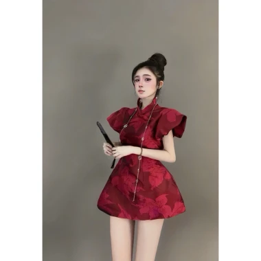 Váy gấm tết sang trọng, thiết kế tinh tế, giá ưu đãi 360.000 - phong cách dạ hội