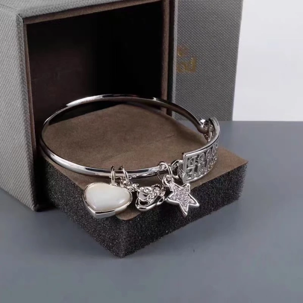 Ảnh sản phẩm Vivienne Westwood Vòng Tay Trái Tim Tự Nhiên Retro Cao Cấp - Giá Ưu Đãi 218k