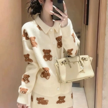 Áo Len Hoạt Hình Gấu Jacquard Trắng Two Piece Thời Trang Thu Đông Giá 142.560 VND