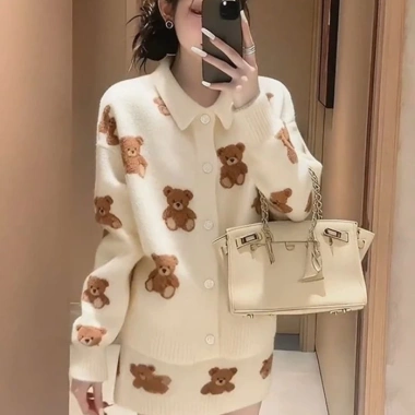 Áo Len Hoạt Hình Gấu Jacquard Trắng Two Piece Thời Trang Thu Đông Giá 142.560 VND
