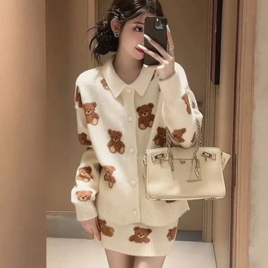 Áo Len Hoạt Hình Gấu Jacquard Trắng Two Piece Thời Trang Thu Đông Giá 142.560 VND