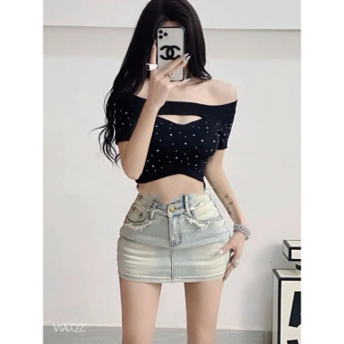 Áo thun croptop trễ vai ép đá dày dặn, xẻ nhẹ, siêu kéo siêu nét - Giá chỉ 109.000₫