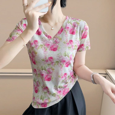 Áo thun nữ cổ chữ V ngắn tay, thiết kế lưới in hình, phù hợp mùa hè 2.025 - DL Thời Trang Cao Cấp