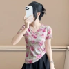 Áo thun nữ cổ chữ V ngắn tay, thiết kế lưới in hình, phù hợp mùa hè 2.025 - DL Thời Trang Cao Cấp 5