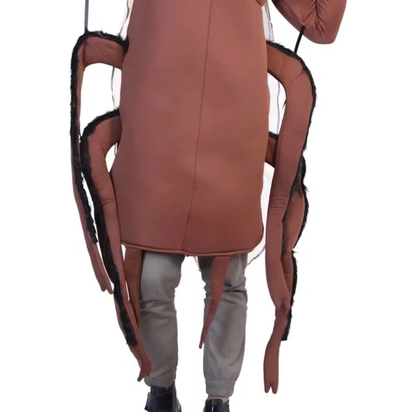 Cách phối hợp trang phục và phụ kiện cho bộ cosplay Con Gián & Cục Shit Cute