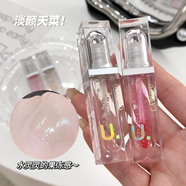 Trải nghiệm thực tế: Son Dầu CAPUPU mang lại độ bóng và cảm giác mềm mịn suốt ngày dài