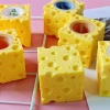 Chuột ép phô mai giảm căng thẳng – Đồ trang trí bàn dễ thương cho mọi lứa tuổi 9