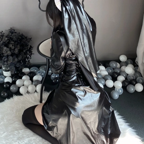 Trải nghiệm mặc cosplay The Nun Valak: cảm giác da bóng, độ thoải mái và phù hợp cho tiệc Halloween