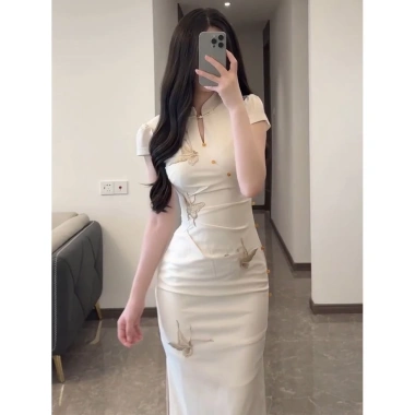 Đầm sườn xám thêu phong cách Trung Hoa - eo hẹp lửng, hàng có sẵn, giao nhanh, giá 455.150₫