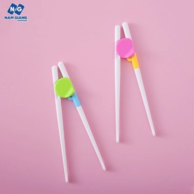 Đũa tập ăn dặm cho bé giá rẻ chỉ 14400đ - Dụng cụ tập gắp giúp bé tự ăn