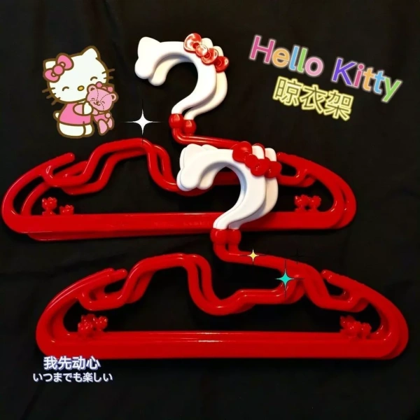 Trải nghiệm thực tế: Đánh giá độ bền và tính năng chống trượt của giá phơi Hello Kitty