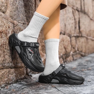 Giày dép nam Đế lỗ chống trượt, sandal nhẹ dùng kép, thích hợp đi biển 219.999₫