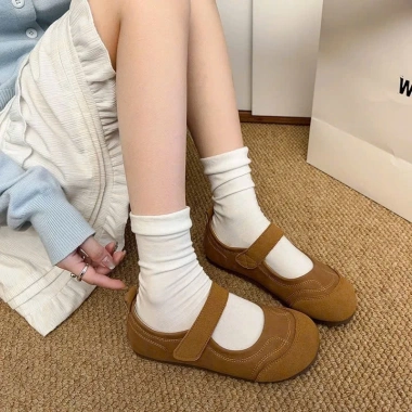 Giày Sandal Nữ Đế Bằng Chống Trơn Thiết Kế Basic Quai Dán Tiện Lợi Giá Rẻ Chỉ 299k